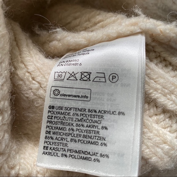 H&M Cable Knit V-Neck Sweater - Picture 9 of 14